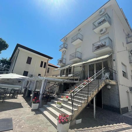 Hotel Moroni Rimini Dış mekan fotoğraf