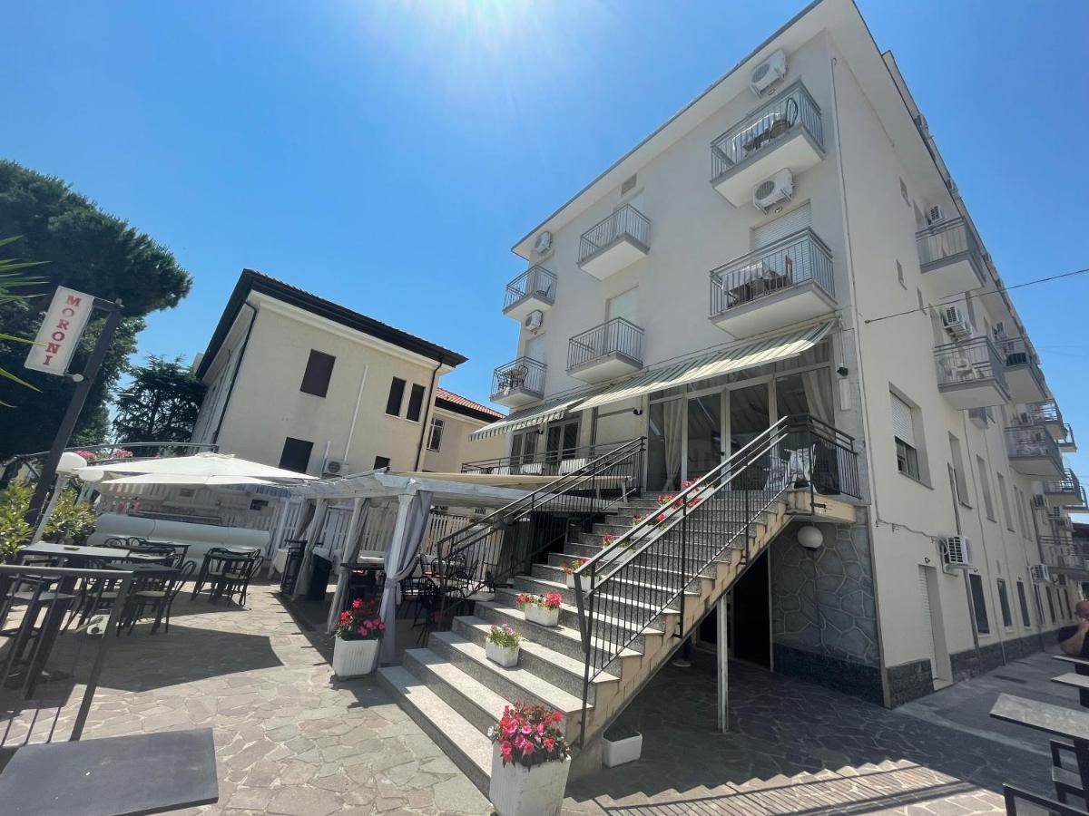 Hotel Moroni Rimini Dış mekan fotoğraf