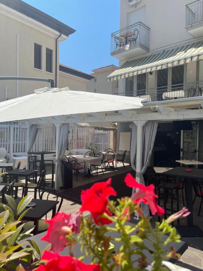 Hotel Moroni Rimini Dış mekan fotoğraf