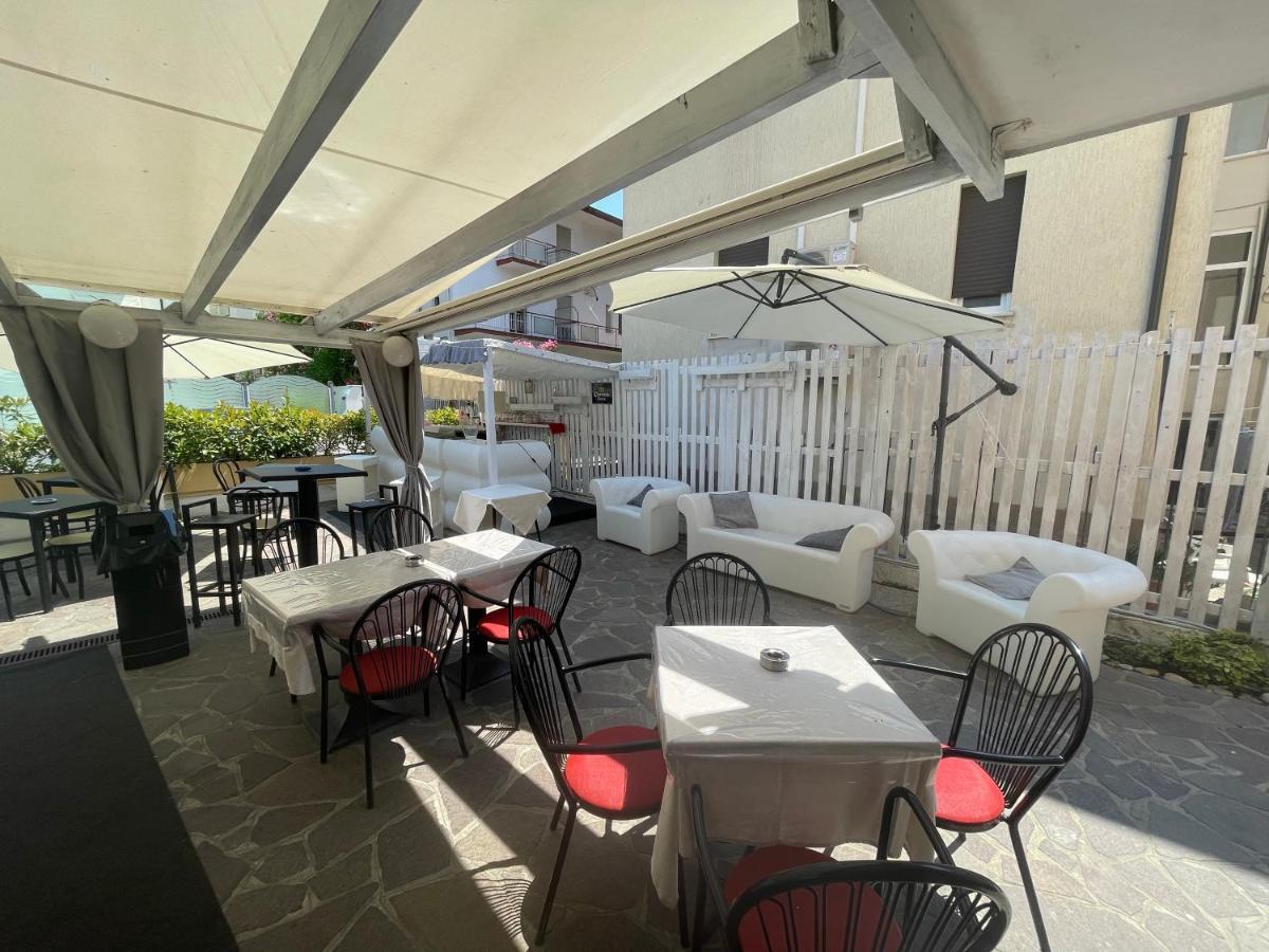 Hotel Moroni Rimini Dış mekan fotoğraf